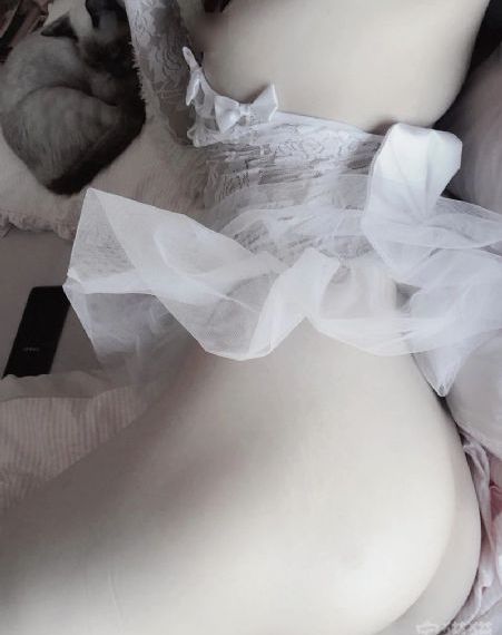 深夜上门为女性特殊精油按摩_4K超清在线观看