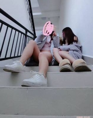 半夜摸妺妺的奶摸到自述_HD在线手机播放